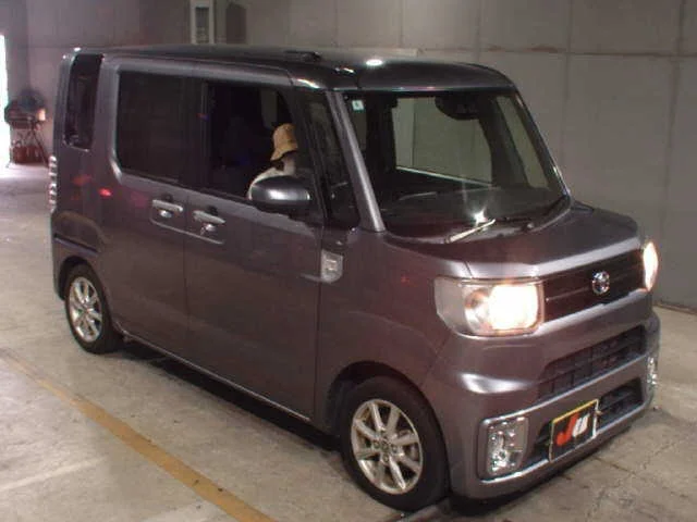 Toyota Pixis Mega LA700A 2021
